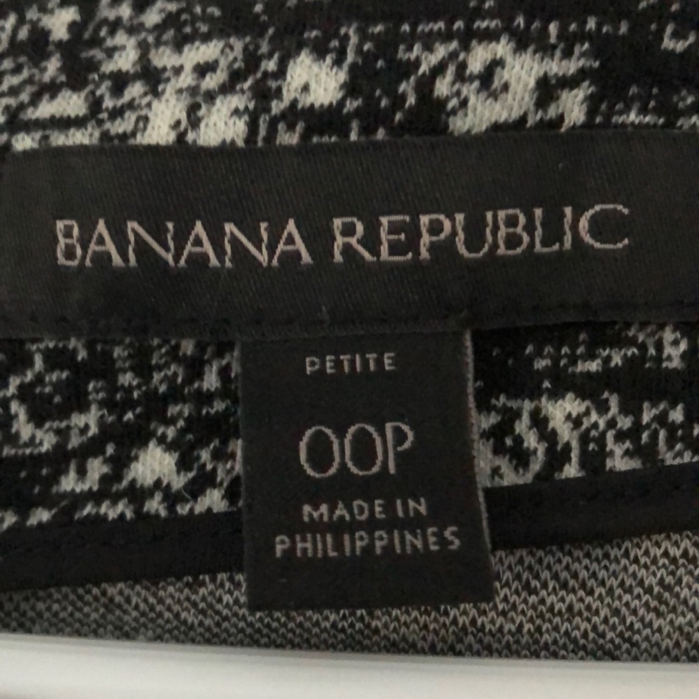 Banana Republic Tweed Ruffle Hem dress - Picture 4 of 4